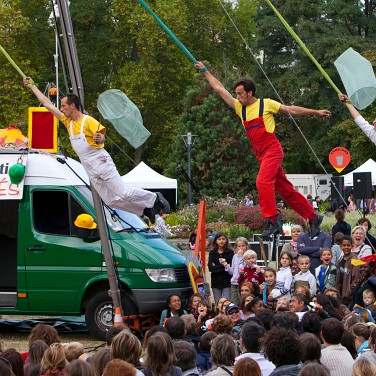 Les sanglés Les sanglés