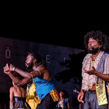 2021-09-04-215209cie-oposito-peaux-bleues