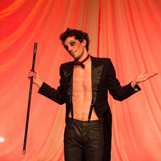 2013-03-20-213910-backstage-OK null