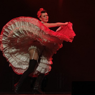 2024-04-06-211537-cabaret