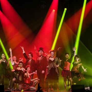 2024-04-06-193839-cabaret