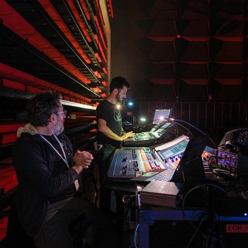 2024-04-06-155407-cabaret
