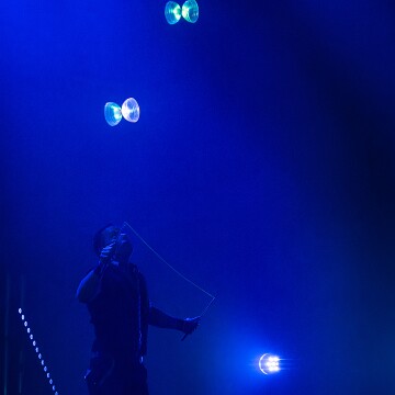 2025-04-12-205304-cabaret