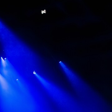 2025-04-12-205316-cabaret-2