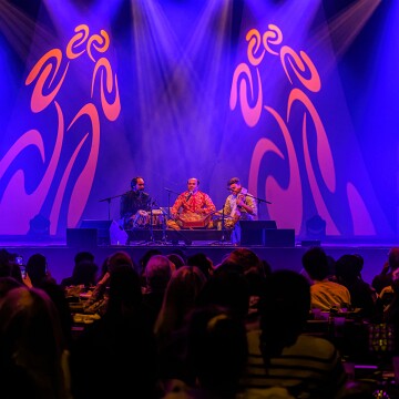 2025-04-12-211804-cabaret
