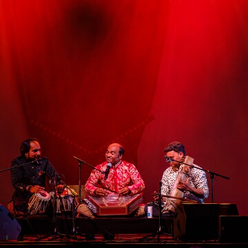 2025-04-12-213028-cabaret