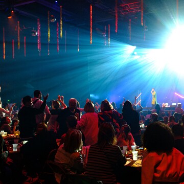 2025-04-12-224948-cabaret