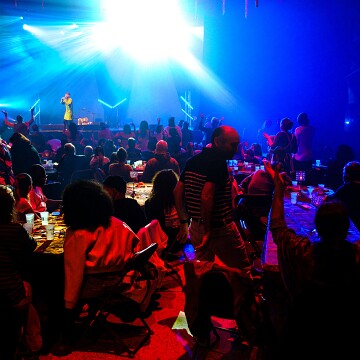 2025-04-12-225002-cabaret
