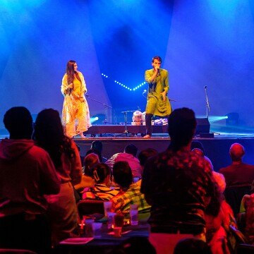 2025-04-12-225229-cabaret