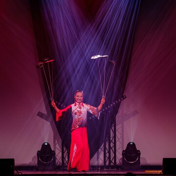 2025-04-12-221456-cabaret-Modifier