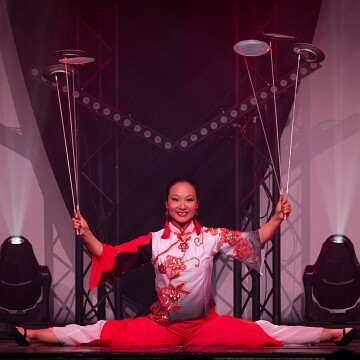 2025-04-12-221550-cabaret