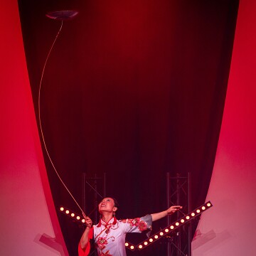 2025-04-12-222217-cabaret