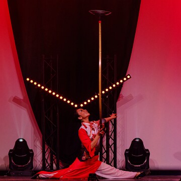 2025-04-12-222226-cabaret