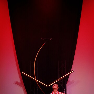 2025-04-12-222309-cabaret