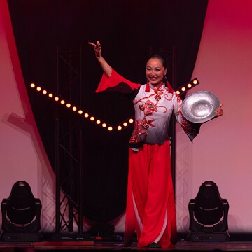 2025-04-12-222328-cabaret