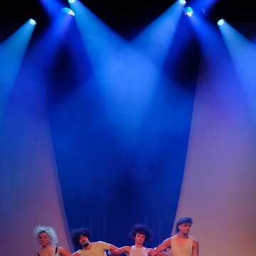 2025-04-12-215543-cabaret