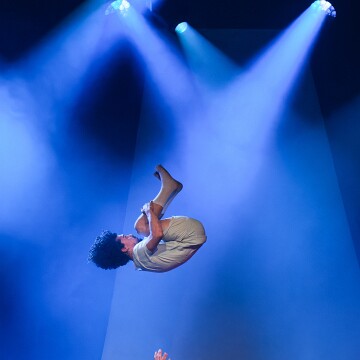 2025-04-12-220140-cabaret-2