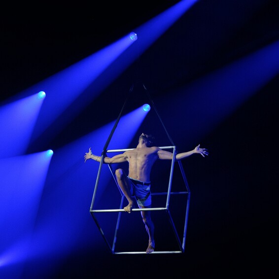 2025-10-18-212042-eloi