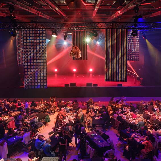 2025-10-18-193201-cabaret