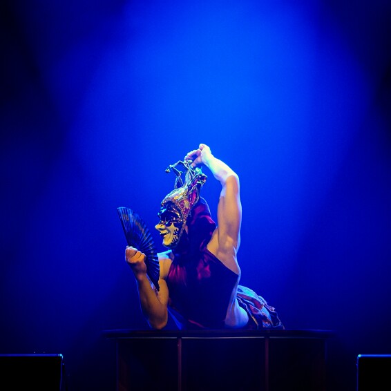 2025-10-18-205237-cabaret-nestor