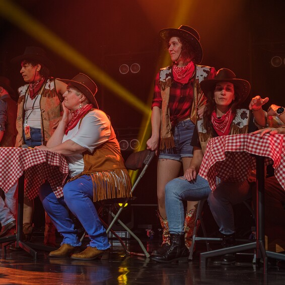 2026-04-18-134843-cabaret null