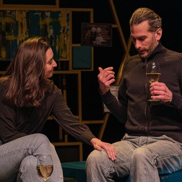 2025-02-14-205148-uvol-couples-fabrik-Avec accentuation-Bruit