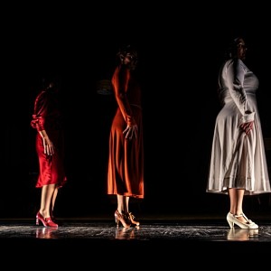 2023 Huit Femmes Mise en scène : Amélie Boulnois Avec : Cynthia Common Emilie Lamoine Mélissa Martinho Anna Spannente Blanche Del Cerro...