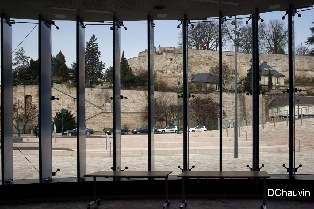 2011-02-14-121431-pontoise