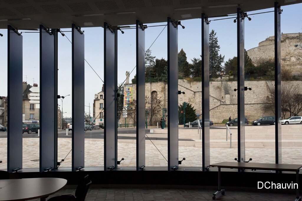 2011-02-14-121433-pontoise