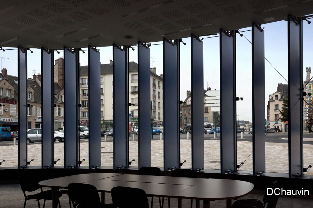 2011-02-14-121438-pontoise