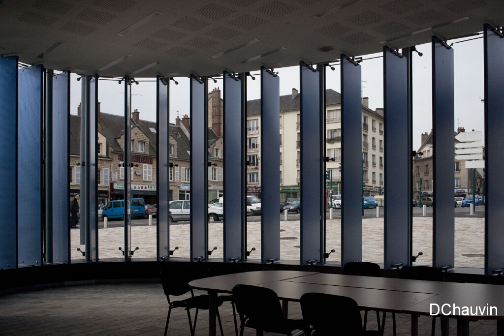 2011-02-14-121441-pontoise