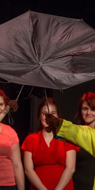 2016-06-18-163432-tstock-parapluies