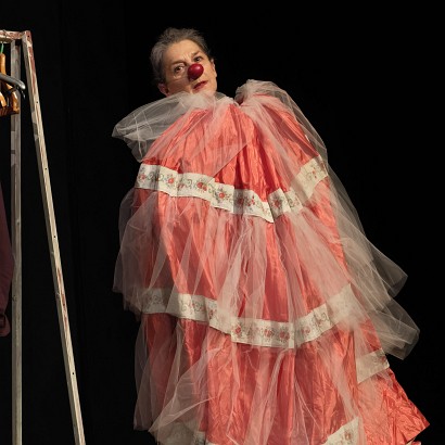 2024-06-25-205430-usine-clowns