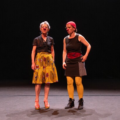 2025-06-25-204534-fabrik-clowns